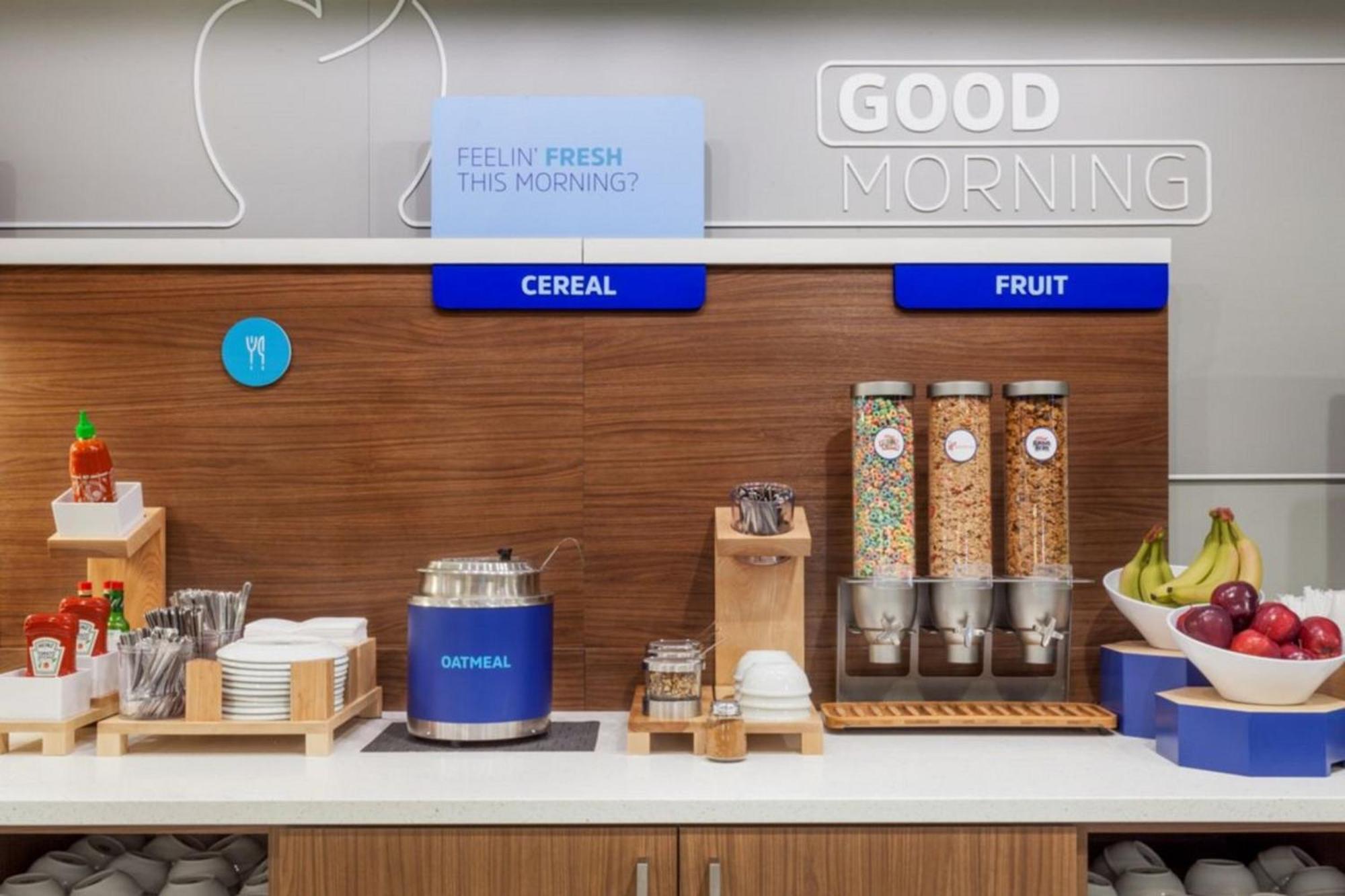 Holiday Inn Express & Suites Chicago Schaumburg By Ihg المظهر الخارجي الصورة