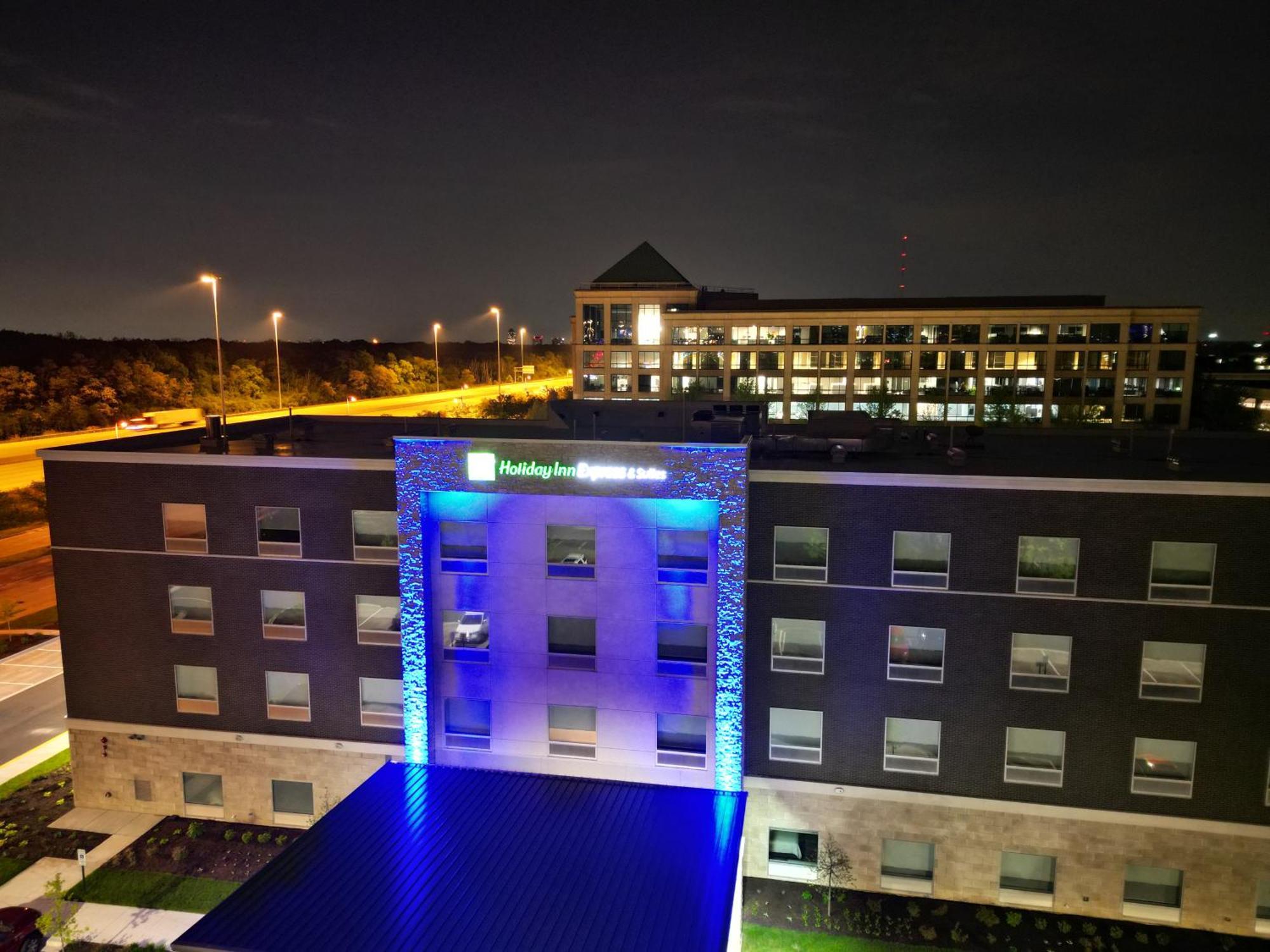 Holiday Inn Express & Suites Chicago Schaumburg By Ihg المظهر الخارجي الصورة