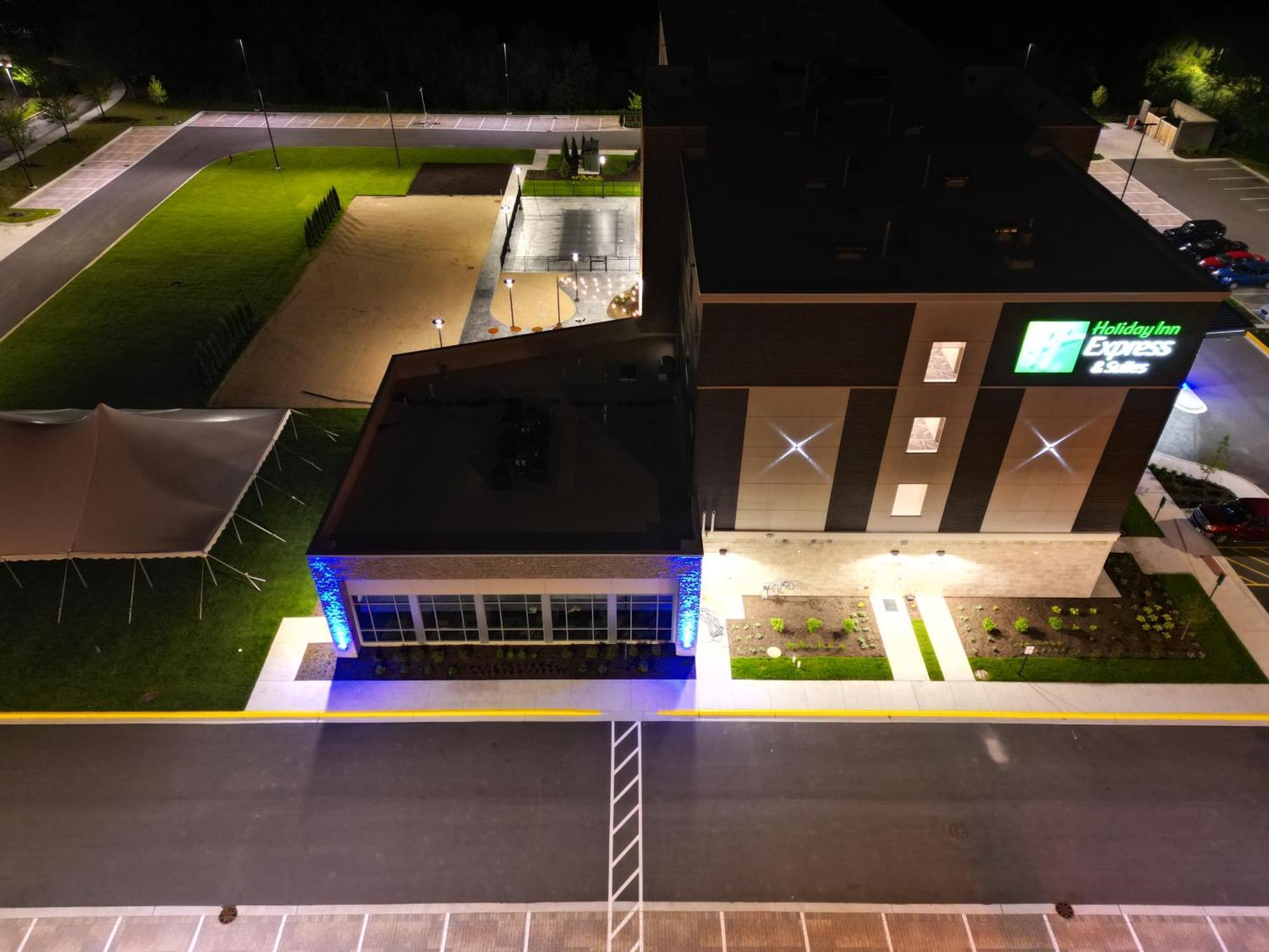 Holiday Inn Express & Suites Chicago Schaumburg By Ihg المظهر الخارجي الصورة