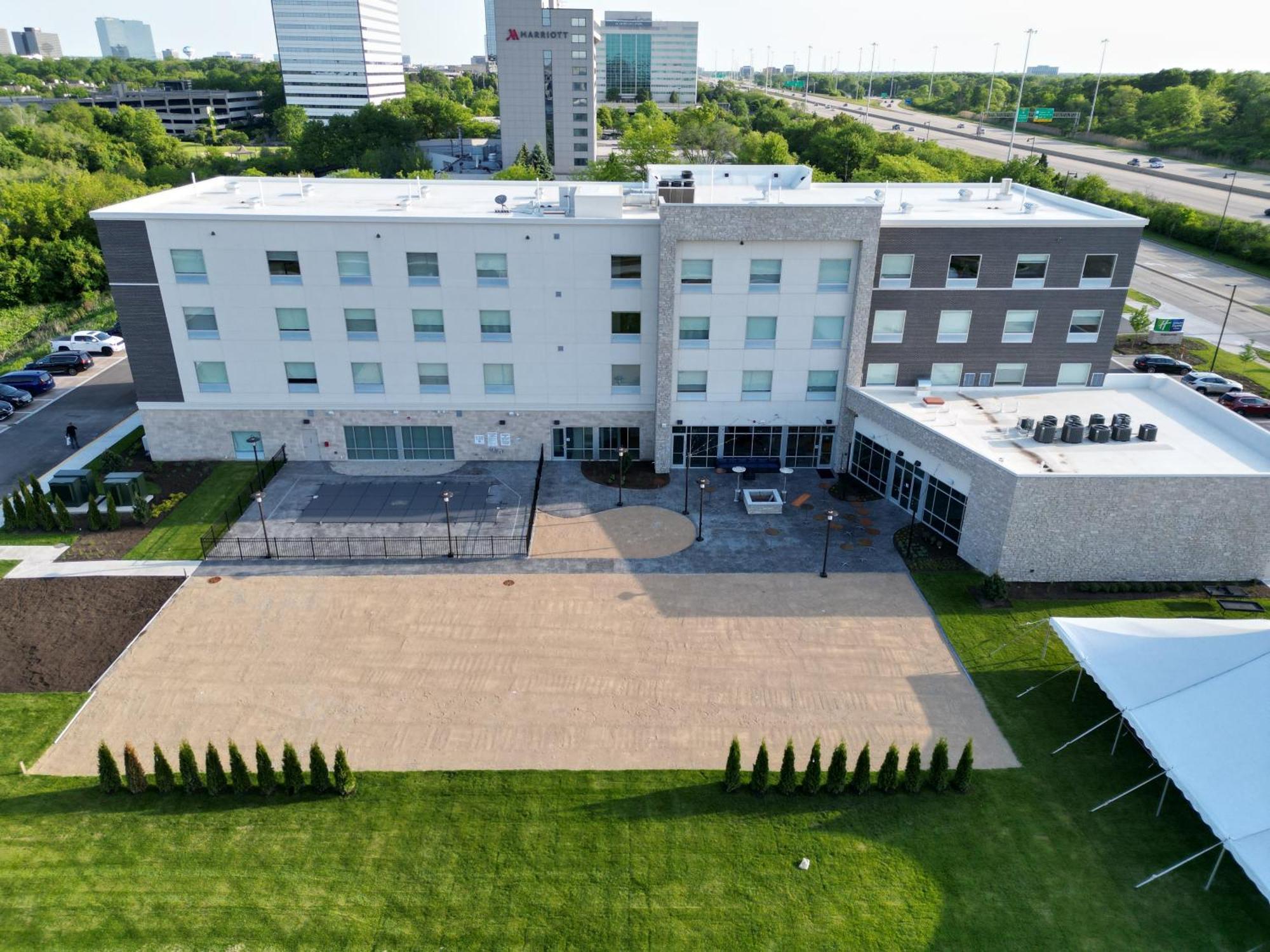 Holiday Inn Express & Suites Chicago Schaumburg By Ihg المظهر الخارجي الصورة