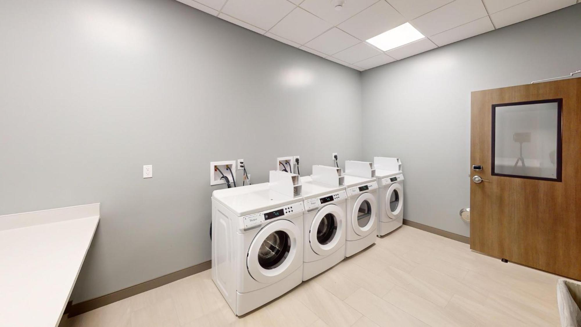 Holiday Inn Express & Suites Chicago Schaumburg By Ihg المظهر الخارجي الصورة